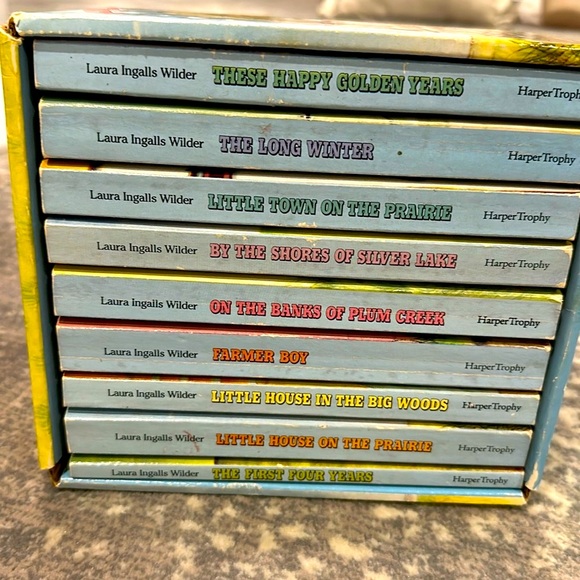 VINTAGE SET OF LITTLE HOUSE BOOKS 9 - Picture 3 of 10